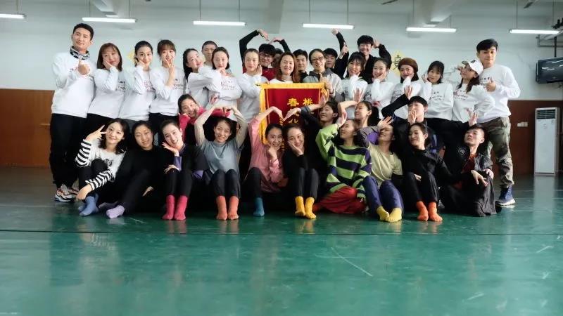 首届舞蹈编导专业员工重返母校